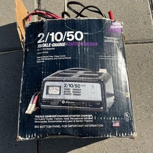 Schumacher 2/10/50 Trickle Starter Battery Charger